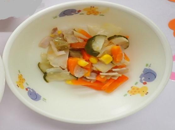 りんごドレッシングサラダ